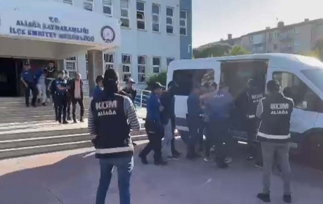 İzmir’de gerçekleştirilen operasyonda silah