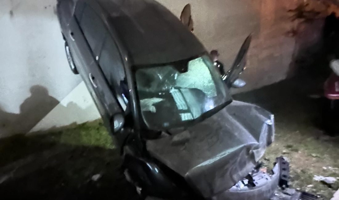 Ankara’nın Çankaya ilçesinde yaşanan olayda, bir sürücü otoparkta kontrolünü kaybettiği