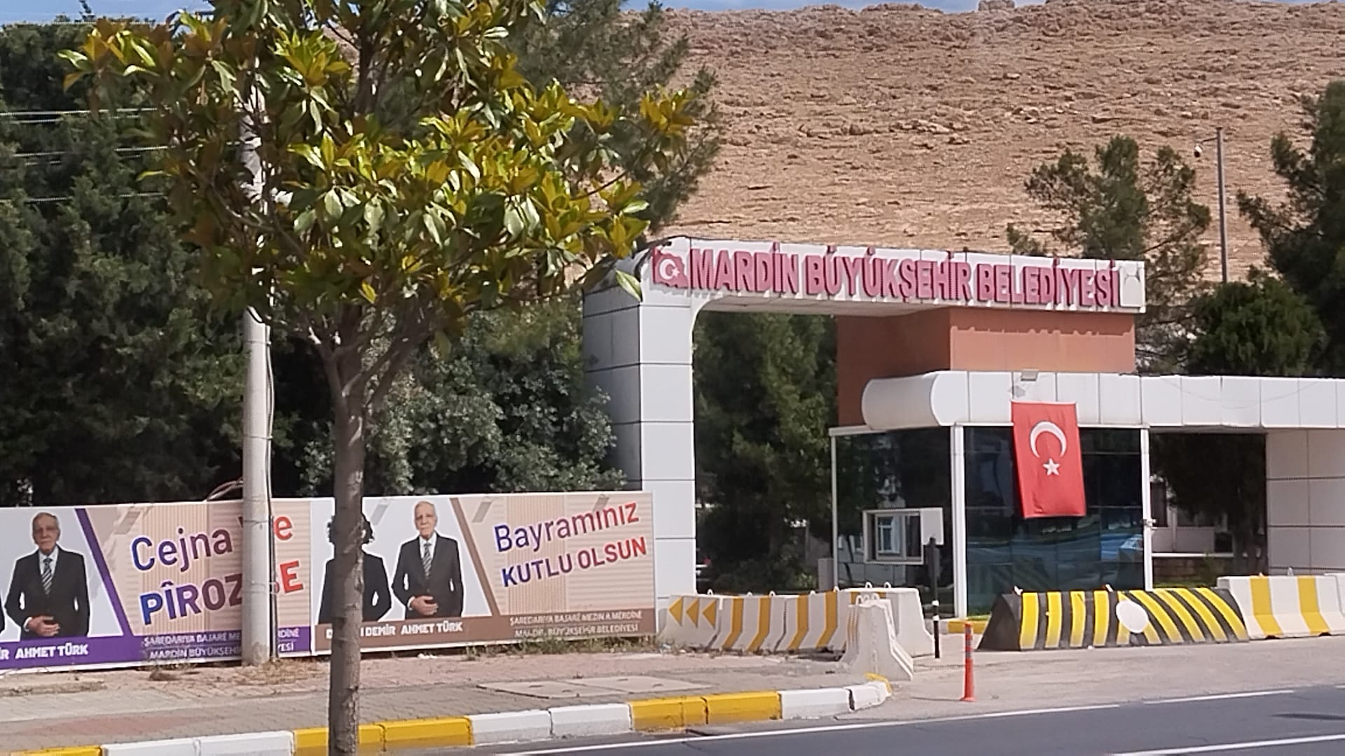 mardinde buyuksehir belediyesi ile elektrik sirketi arasinda kesinti polemigi 664c93643ab4f