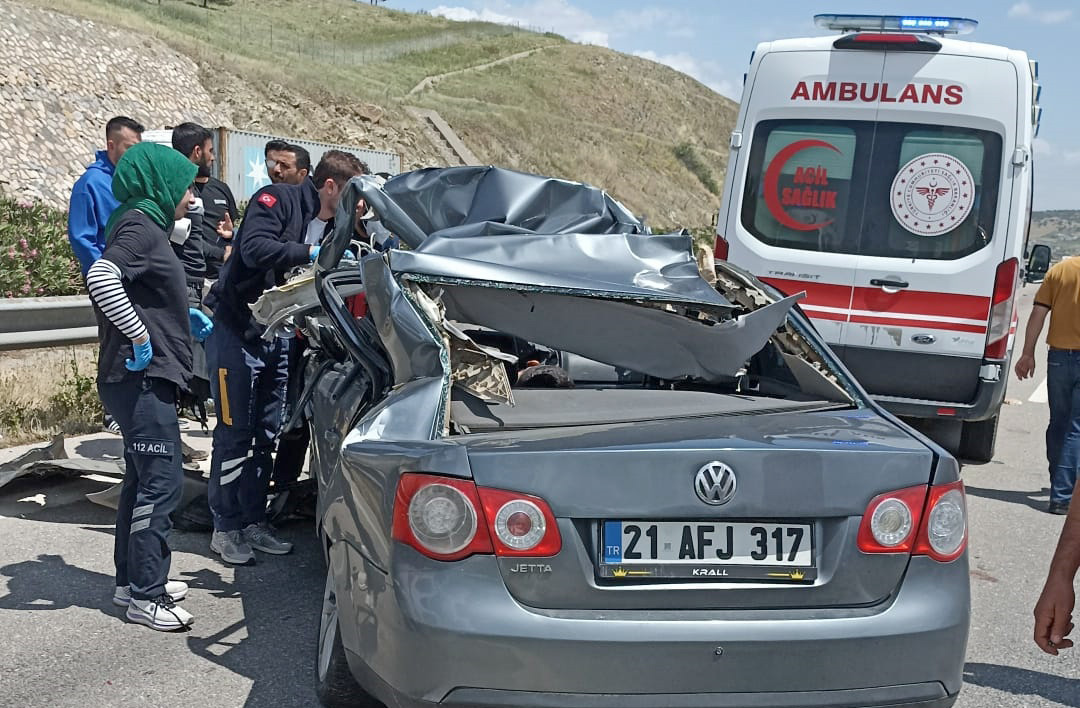 otomobil tira arkadan carpti 1 olu 1 yarali 66361ef565990