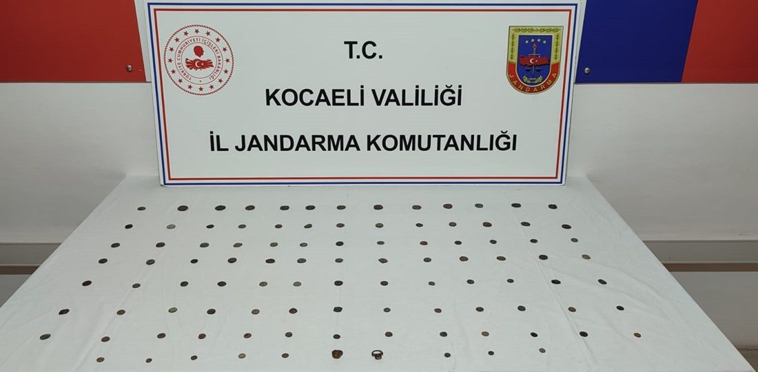 Kocaeli’nin Gebze ilçesinde bir kişinin üzerinde yapılan aramada, Bizans ve