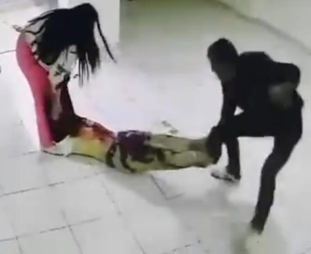 16 yaşındaki genç kız, dayısını bıçaklayarak öldürdü.