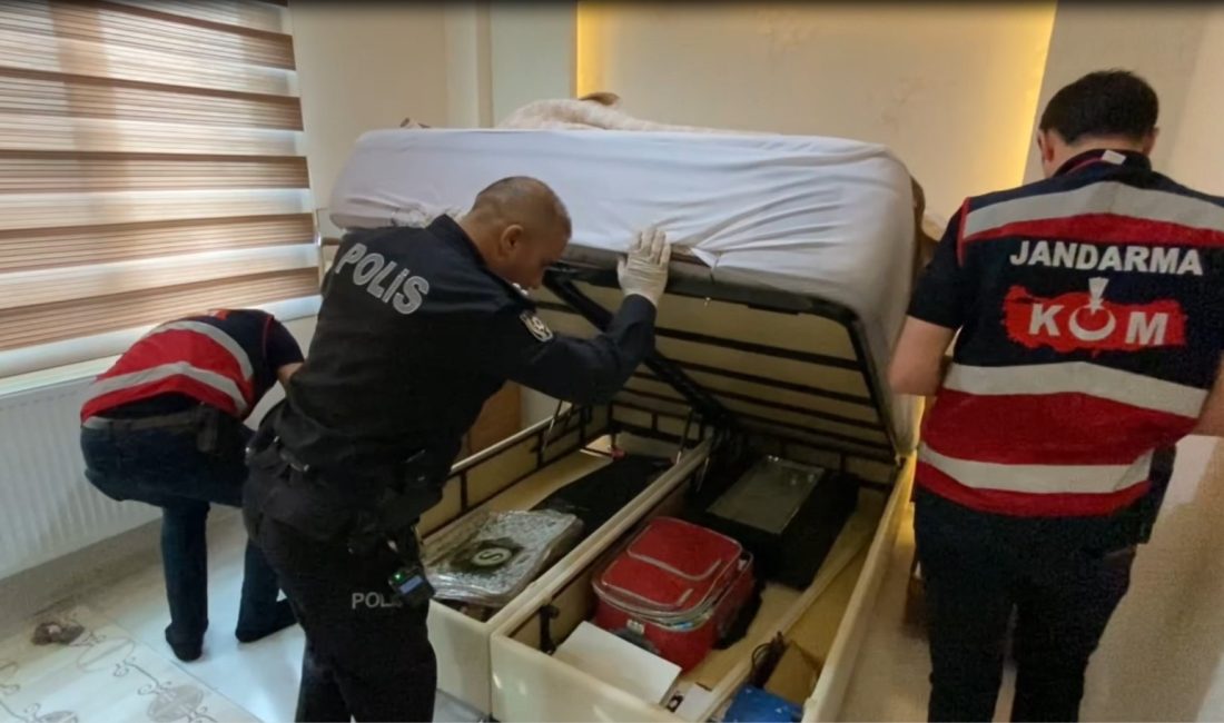 Avukat dolandırıcılarına yönelik operasyon kapsamında, aralarında avukatın da bulunduğu 20