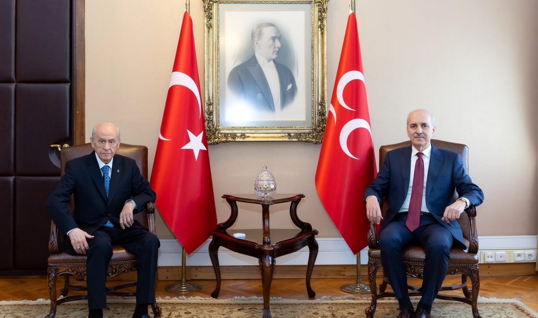 TBMM Başkanı Numan Kurtulmuş, MHP Genel Başkanı Devlet Bahçeli ile yeni anayasa çalışmalarını görüştü. TBMM Başkanı Numan Kurtulmuş, MHP lideri Devlet Bahçeli ile anayasa