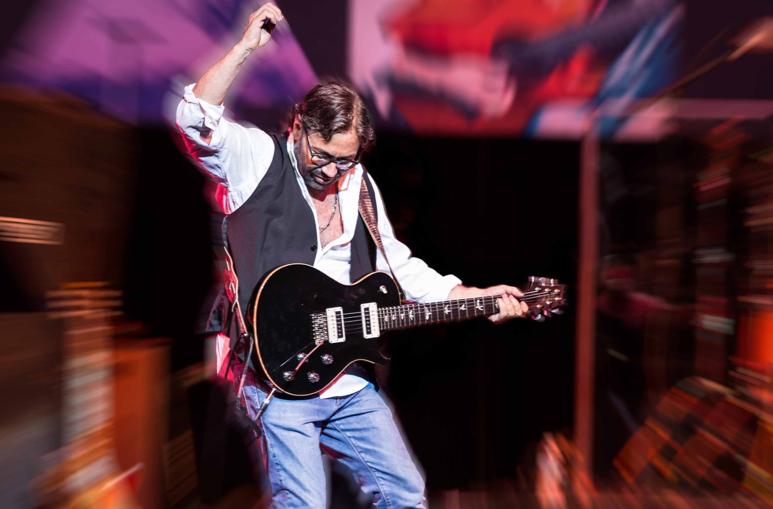 AL DI MEOLA, İSTANBUL'DA MÜZİK SEVERLERLE BULUŞUYOR AL DI MEOLA, İSTANBUL'DA MÜZİK SEVERLERLE BULUŞUYOR