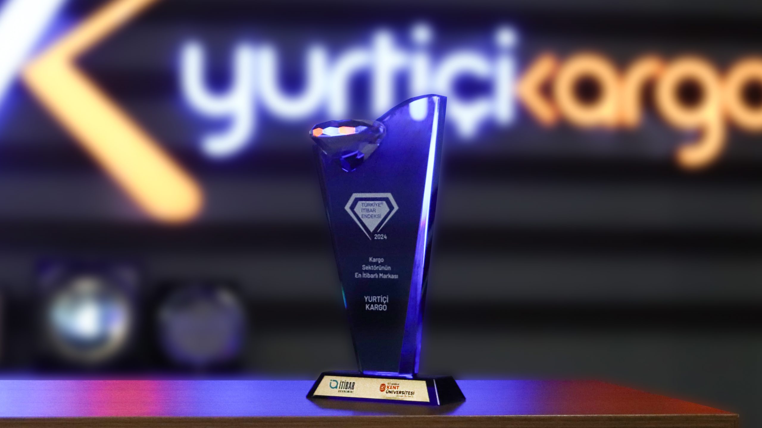yurtici kargoya yilin en itibarli markasi odulu verildi 665581f1eb8f9 scaled