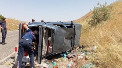 Kahramanmaraş’ın Nurhak ilçesinde otomobilin takla atması sonucu 2 kişi yaralandı.