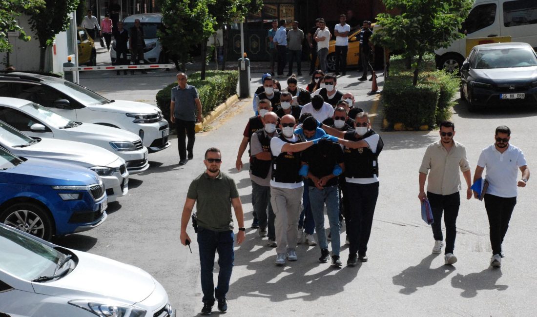 Eskişehir merkezli 6 ilde faaliyet gösteren ve kendilerini bankacı olarak