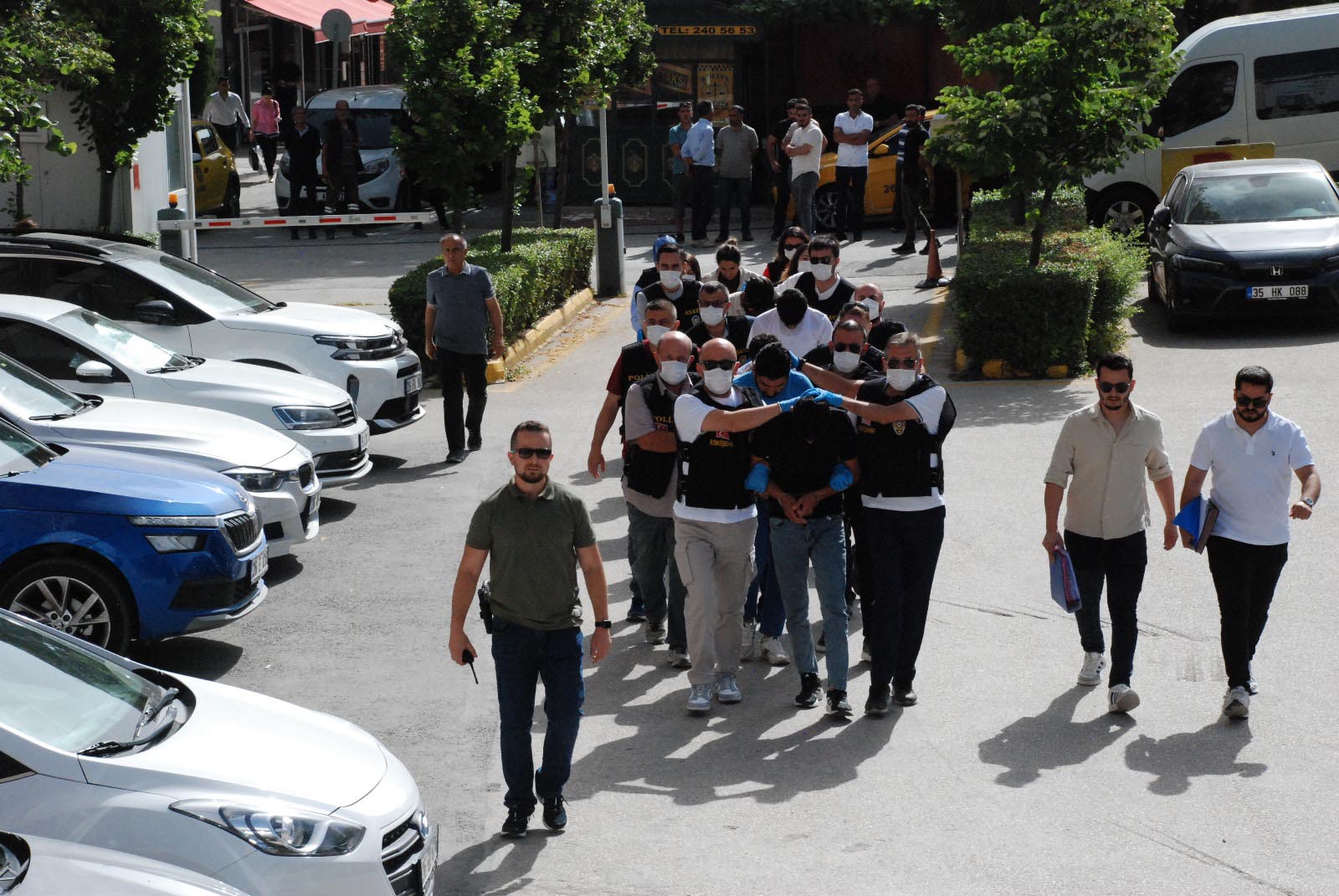 Kredi Dolandırıcıları 6 İlde 70 Kişiyi 5 Milyon Lira Dolandırmış