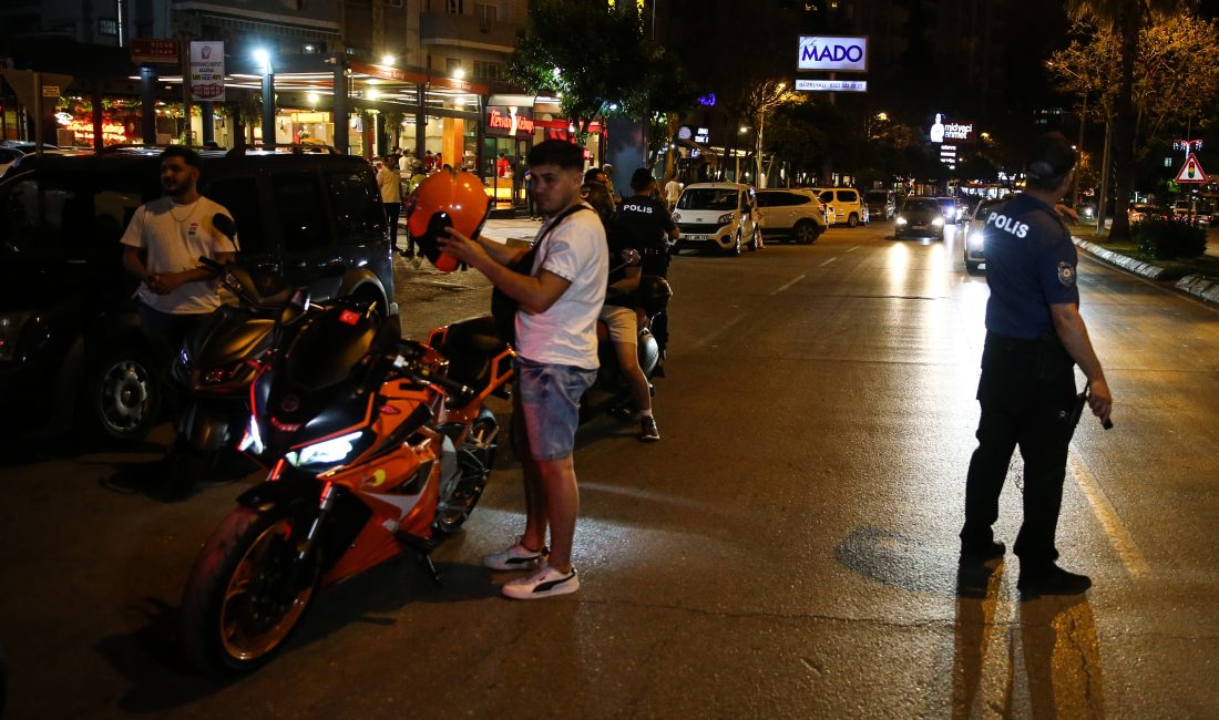 Adana’da polis, dronlarla desteklenen bir uygulama ile trafikte tehlike yaratan