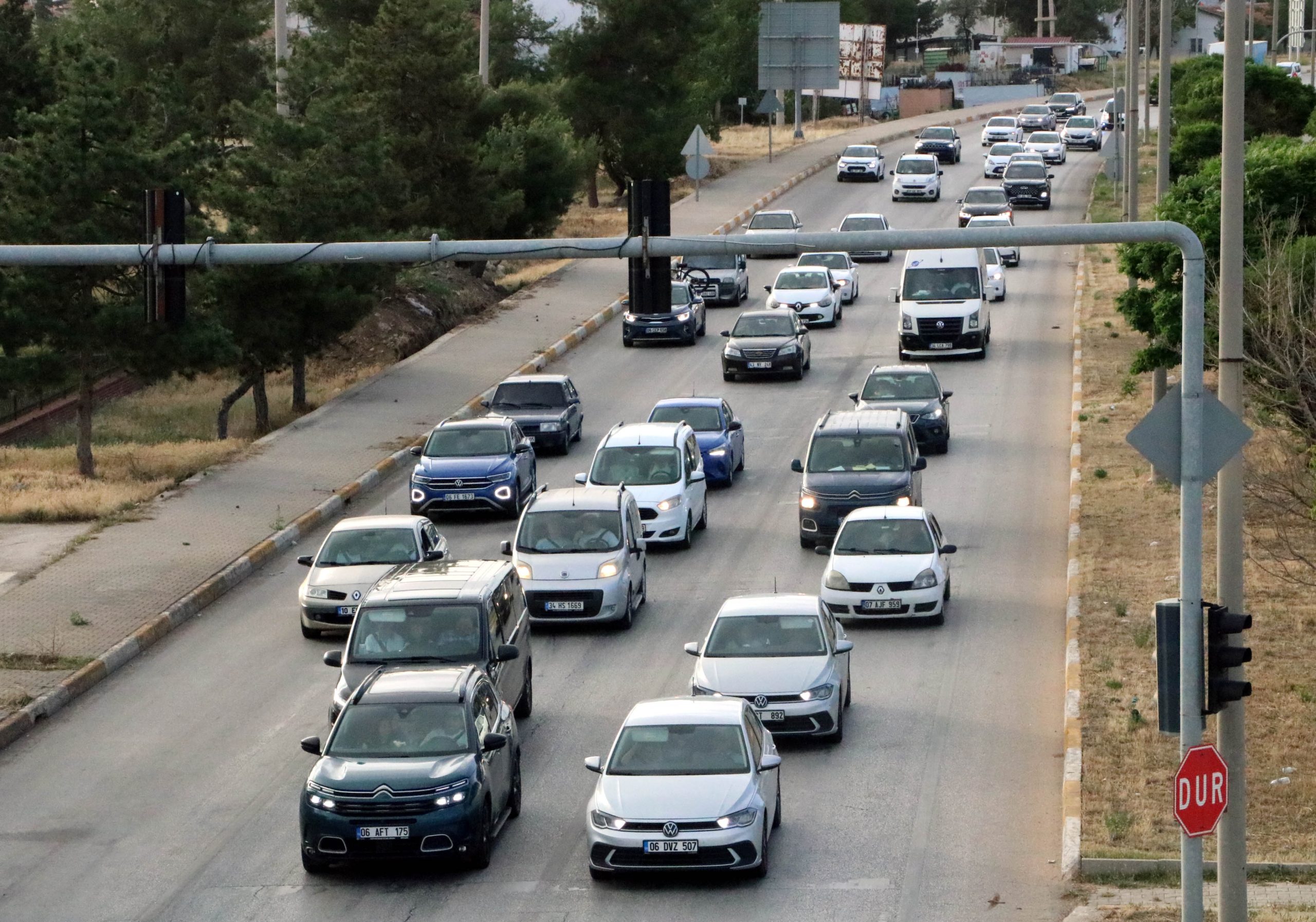 afyonkarahisar antalya kara yolunda bayram yogunlugu 666d4626ab49a scaled
