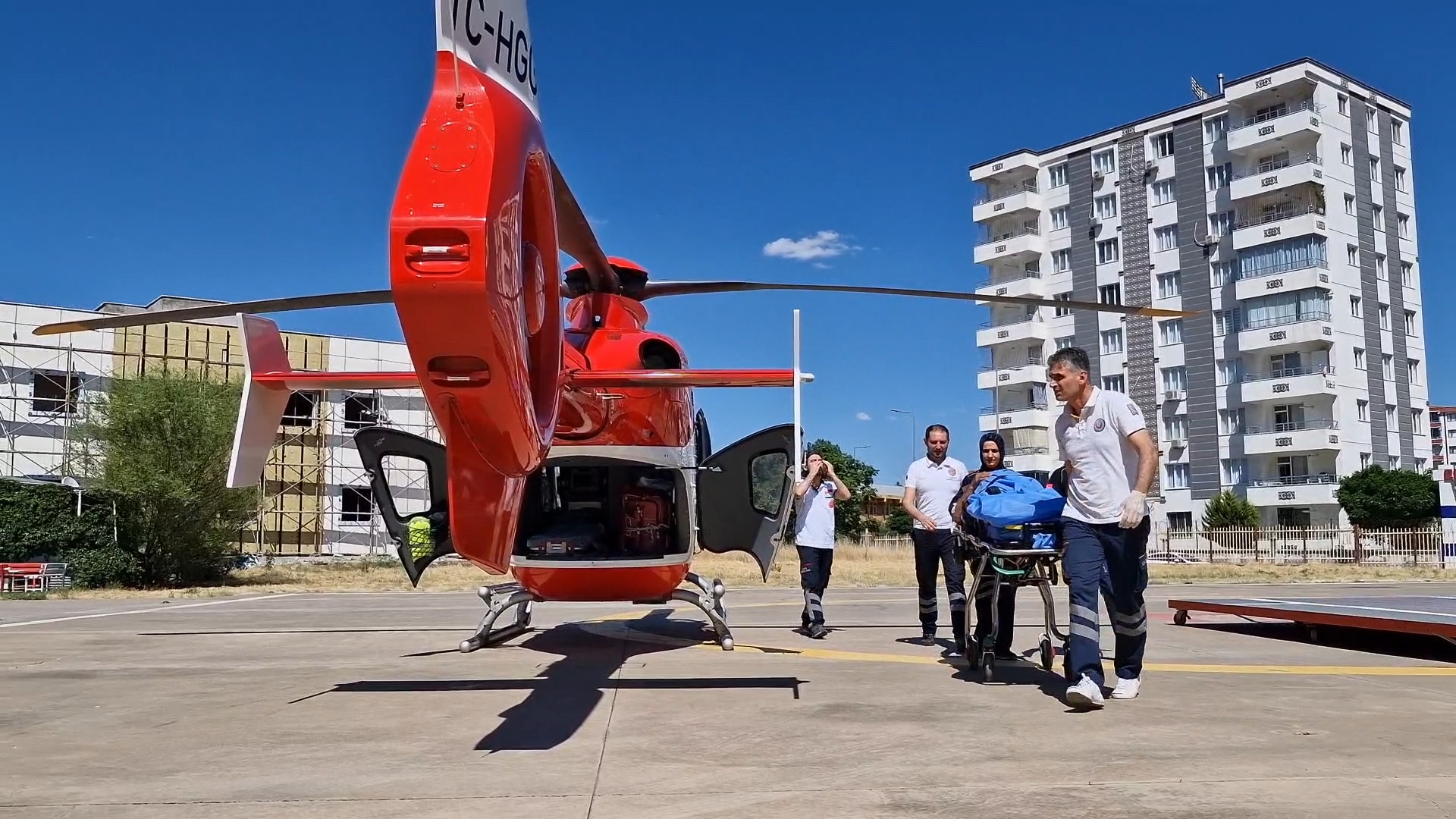 ambulans helikopter mezrada attan dusen yarali icin havalandi 666063503ae11
