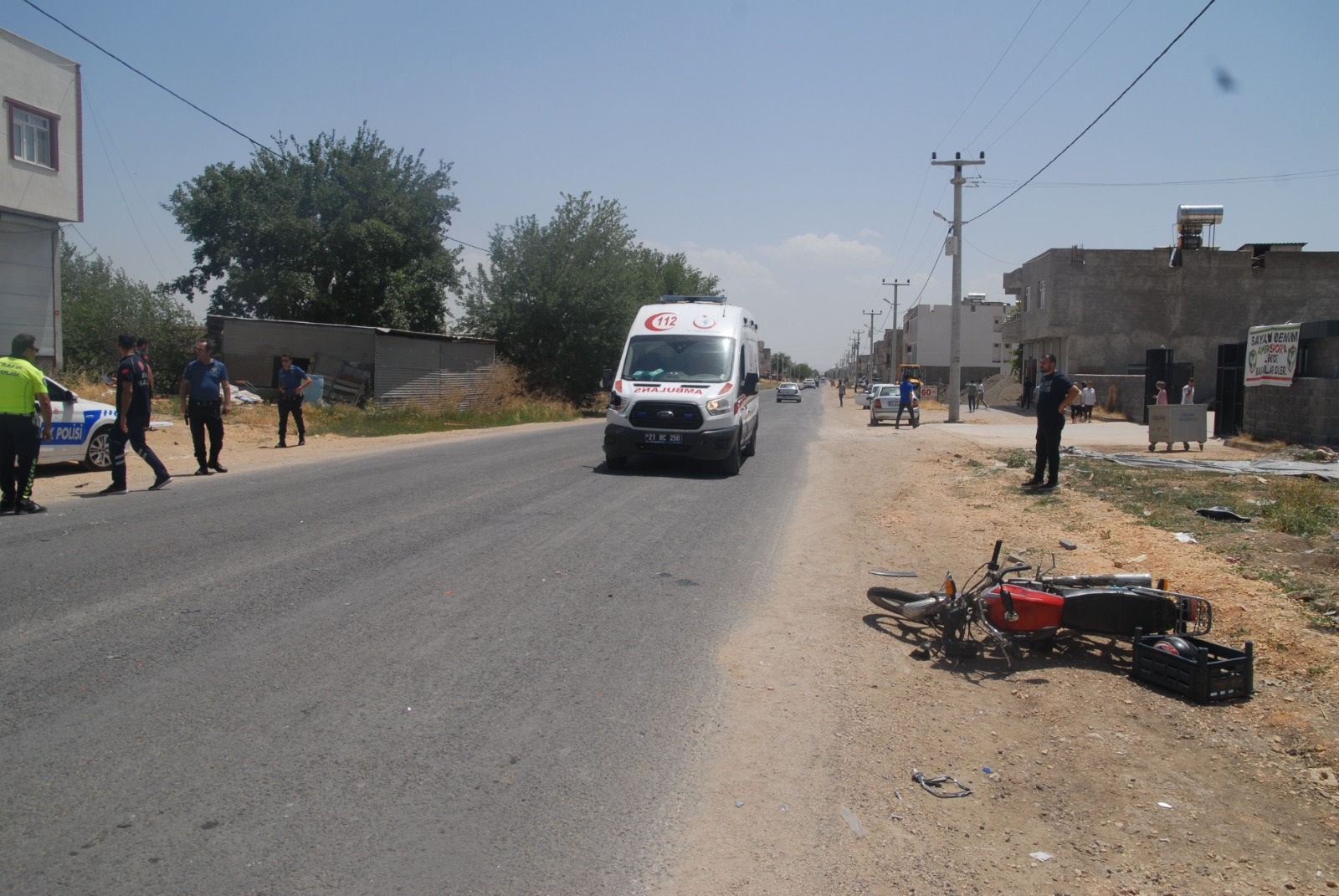 ERGANİ'DE AMBULANSLA MOTOSİKLET ÇARPIŞMASI: 1 YARALI
