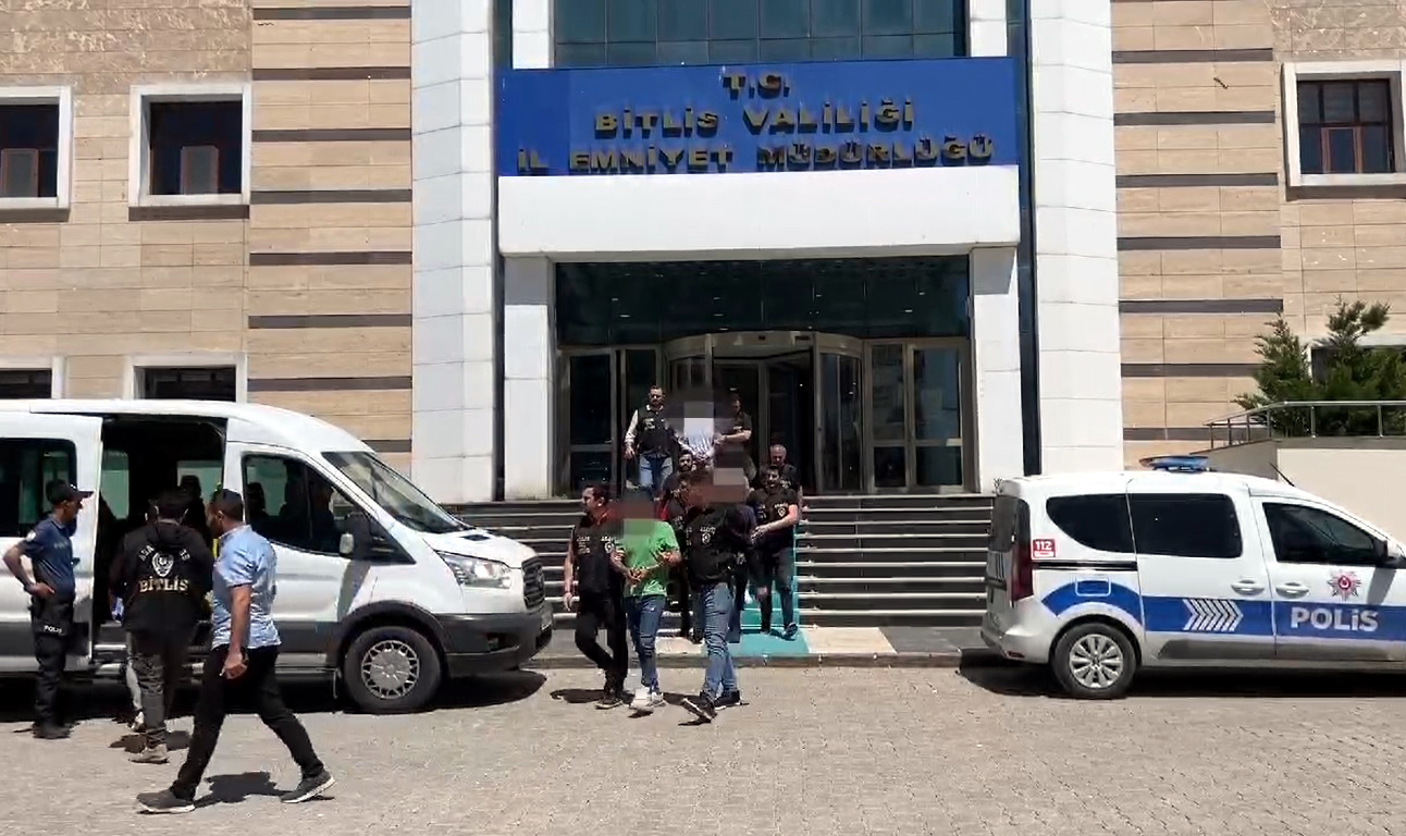 bitliste sosyal medya ve sahte internet siteleri uzerinden dolandiricilik yapanlara operasyon 667e686d3b825