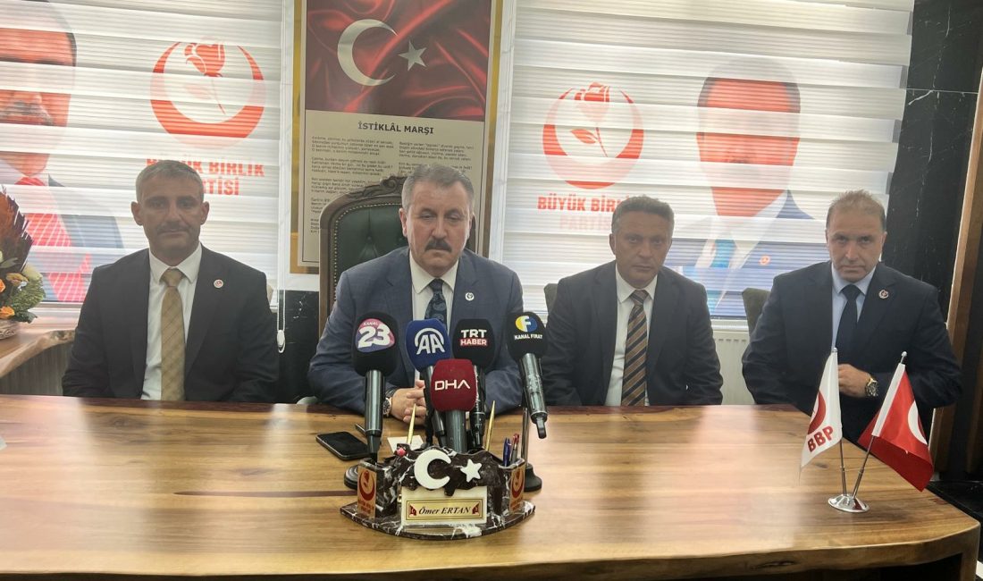 Mustafa Destici, Elazığ’a ziyarette bulundu ve yaptığı açıklamada Cumhurbaşkanının acılı