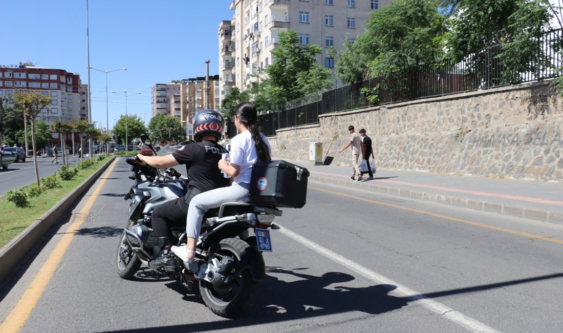 Diyarbakır’da Liselere Geçiş Sistemi (LGS) sınavına hazırlanan öğrenciler, isim karmaşalarına