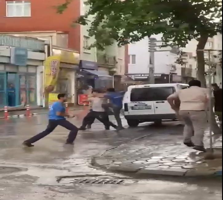 Eskişehir’de bir grup arasında borç meselesi yüzünden çıkan kavga, cep