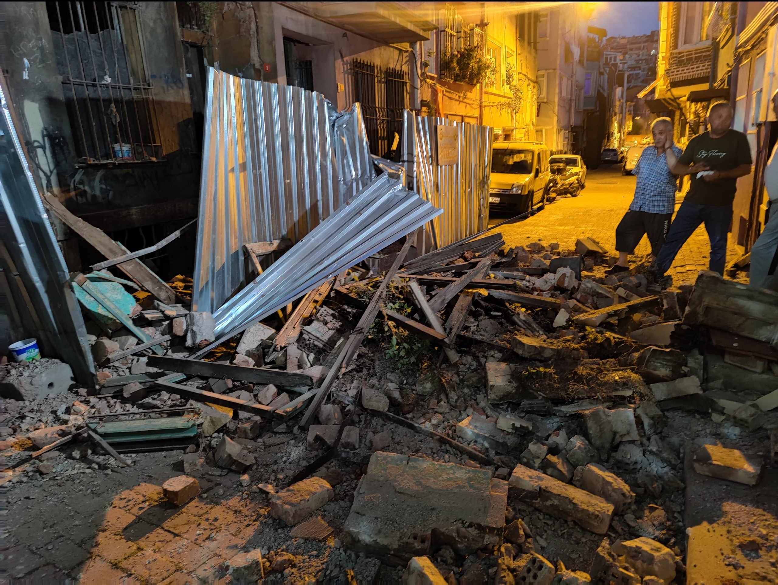 fatihte 2 katli tarihi bina kismen coktu 6663d0fed5197 scaled