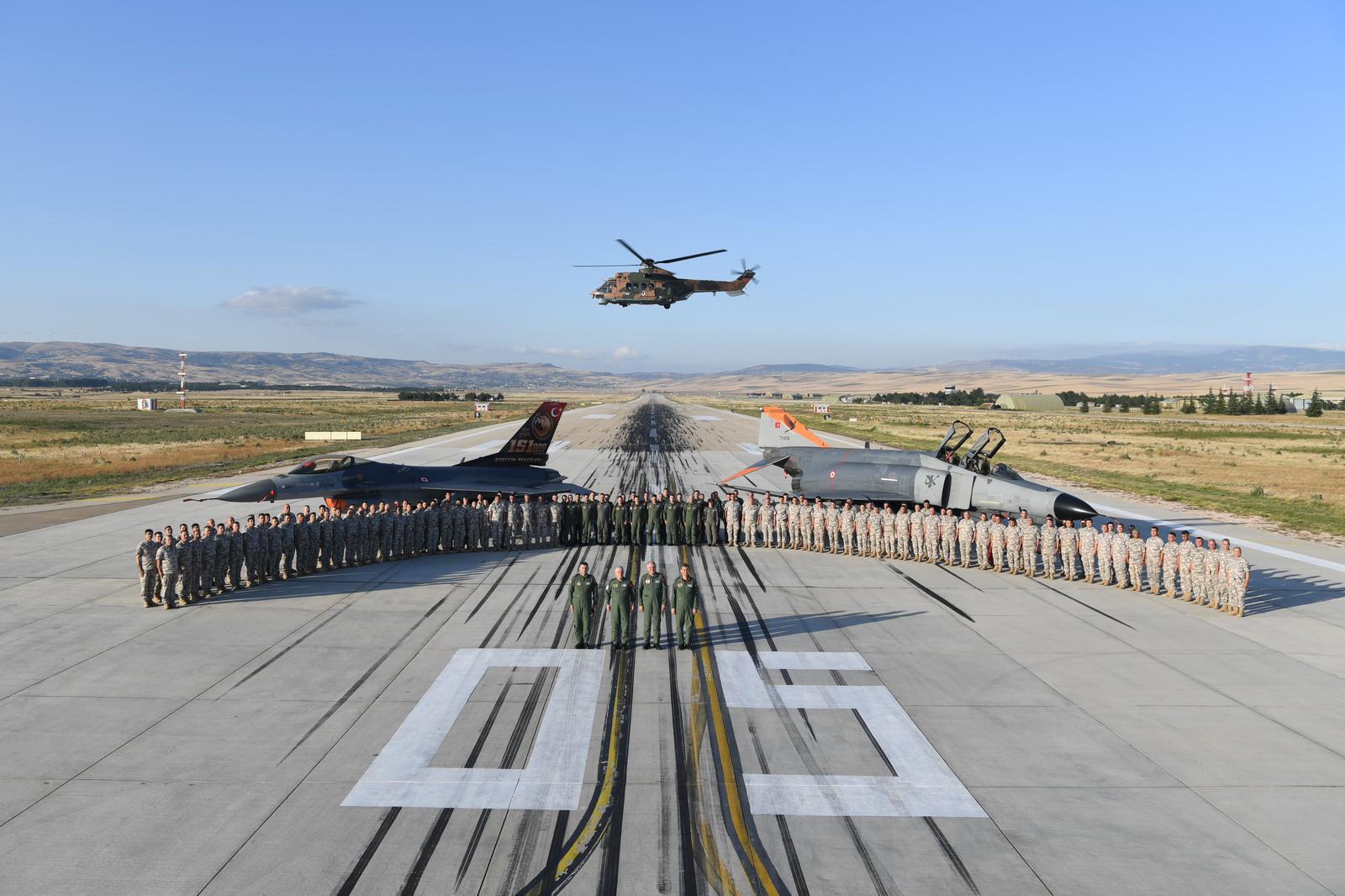 GENELKURMAY Başkanı F-4 Savaş Uçağıyla Uçtu