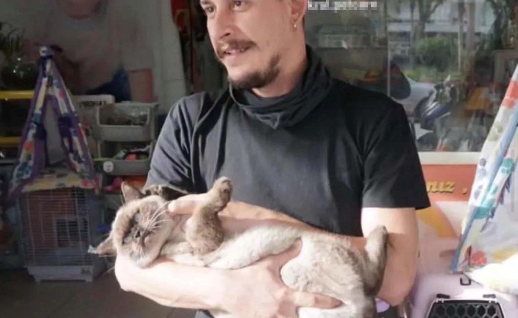 Nazilli ilçesinde bulunan bir apartman dairesinde petshop işletmecisi Mehmet Özpınar