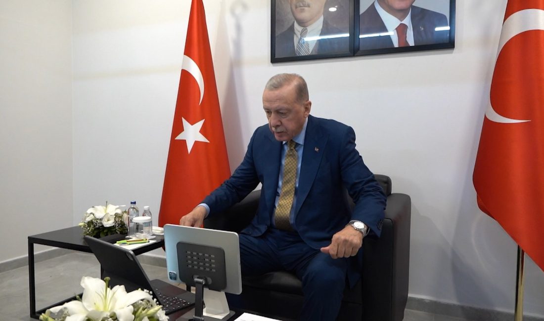 Cumhurbaşkanı Erdoğan, haziran ayında uzaya gidecek olan Tuva Cihangir Atasever