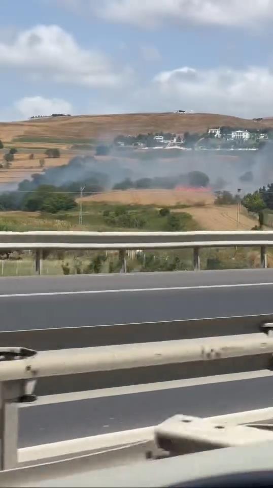 istanbul silivride aniz yangin alevler evlere yaklasiyor 667eb81da84c1