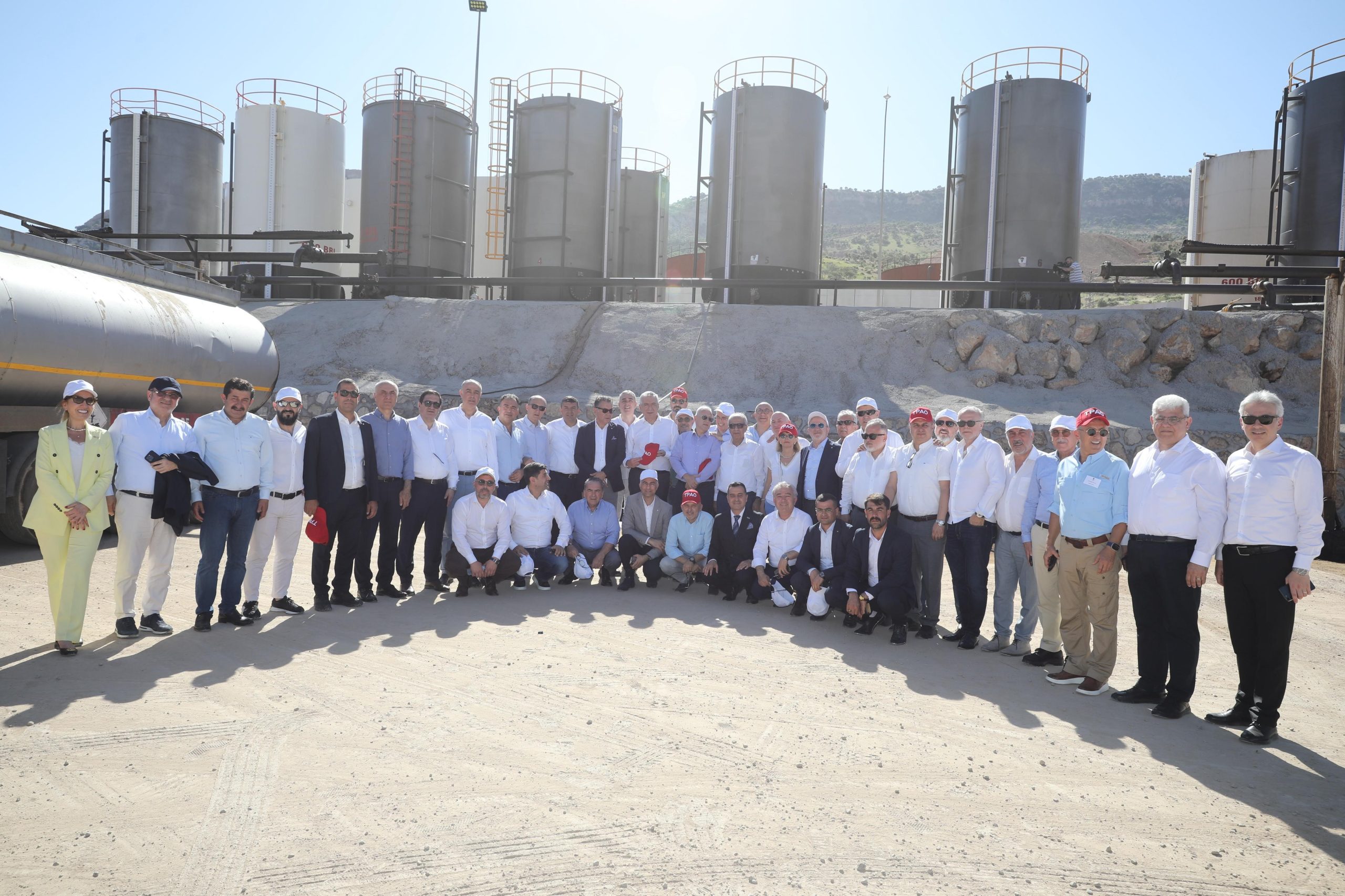 Şırnak Valisi ve İSO Heyeti Gabar Dağı'nda Petrol Sahasını Ziyaret Etti