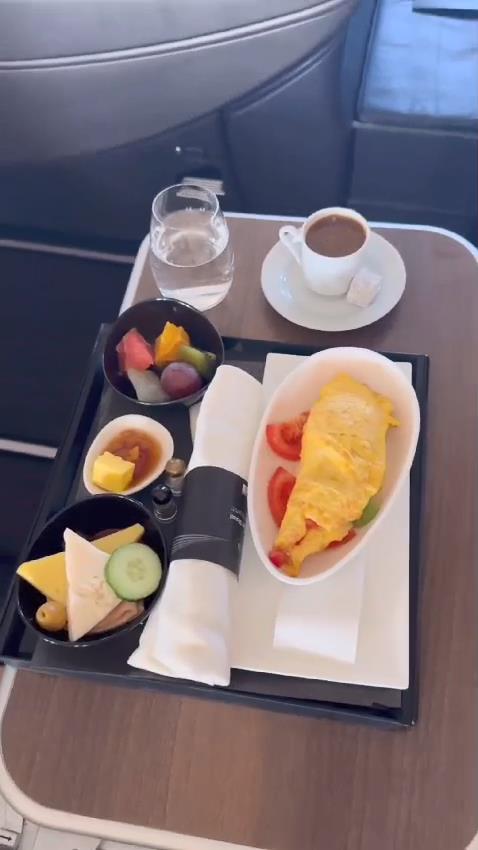 istanbul thyden ucakta pilav yiyen baruthane pilavcisina 1 yil men cezasi 666da18045059