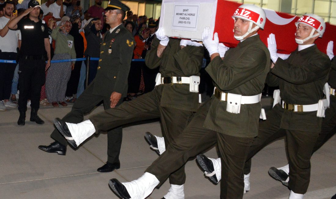 Kahramanmaraş’a Şehit Piyade Astsubay Çavuş Mehmet Ali Horoz’un cenazesi askeri