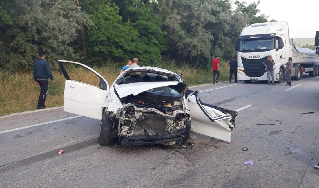Ankara’nın Kızılcahamam ilçesinde meydana gelen trafik kazasında anne ve kız