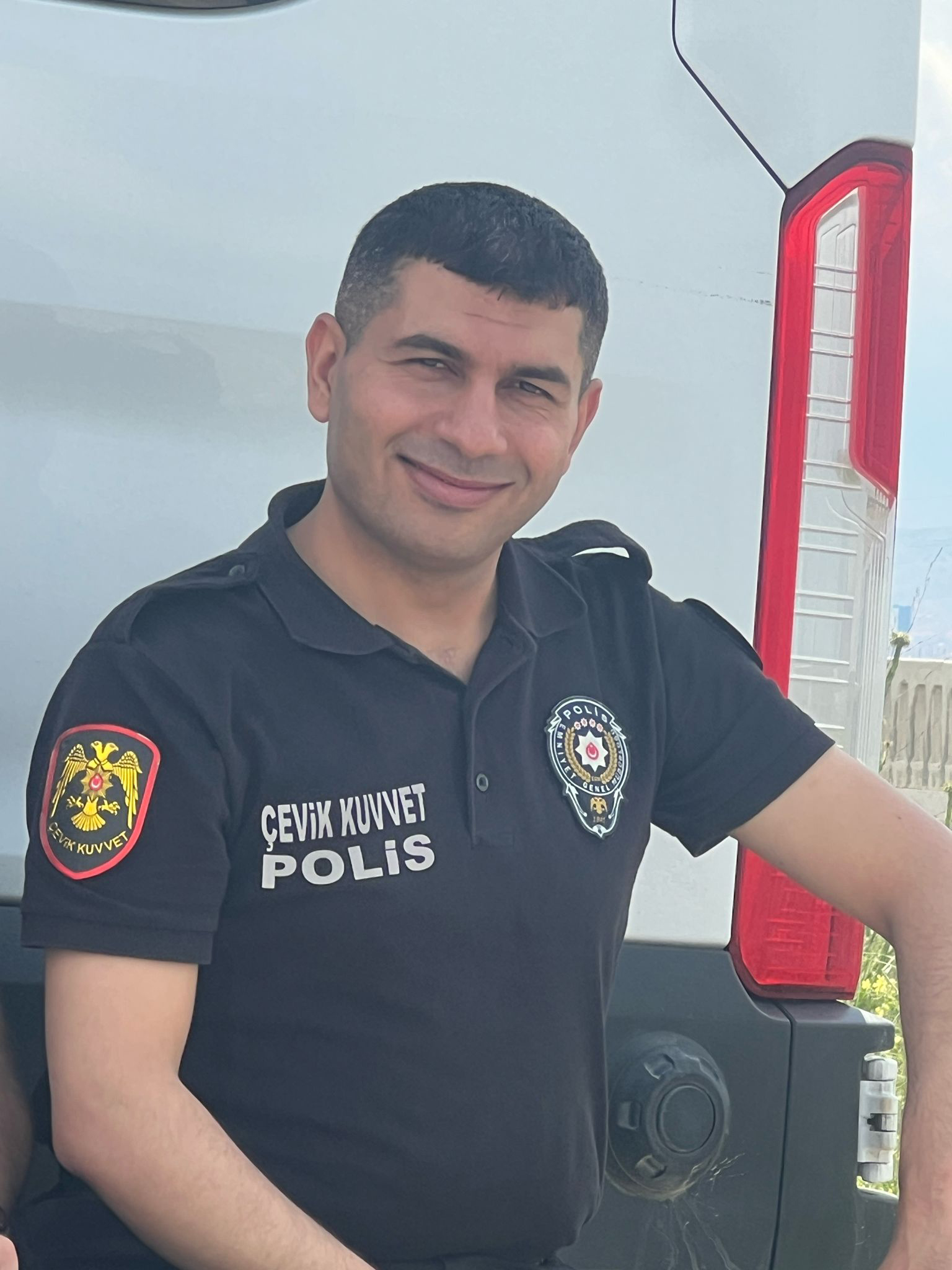 POLİS MEMURU FAMILYAYLA KAZADA HAYATINI KAYBEDERKEN, HATAY DÖNÜŞÜ KONYA'DA KÜÇÜK BEBEĞE DÜZELTME.