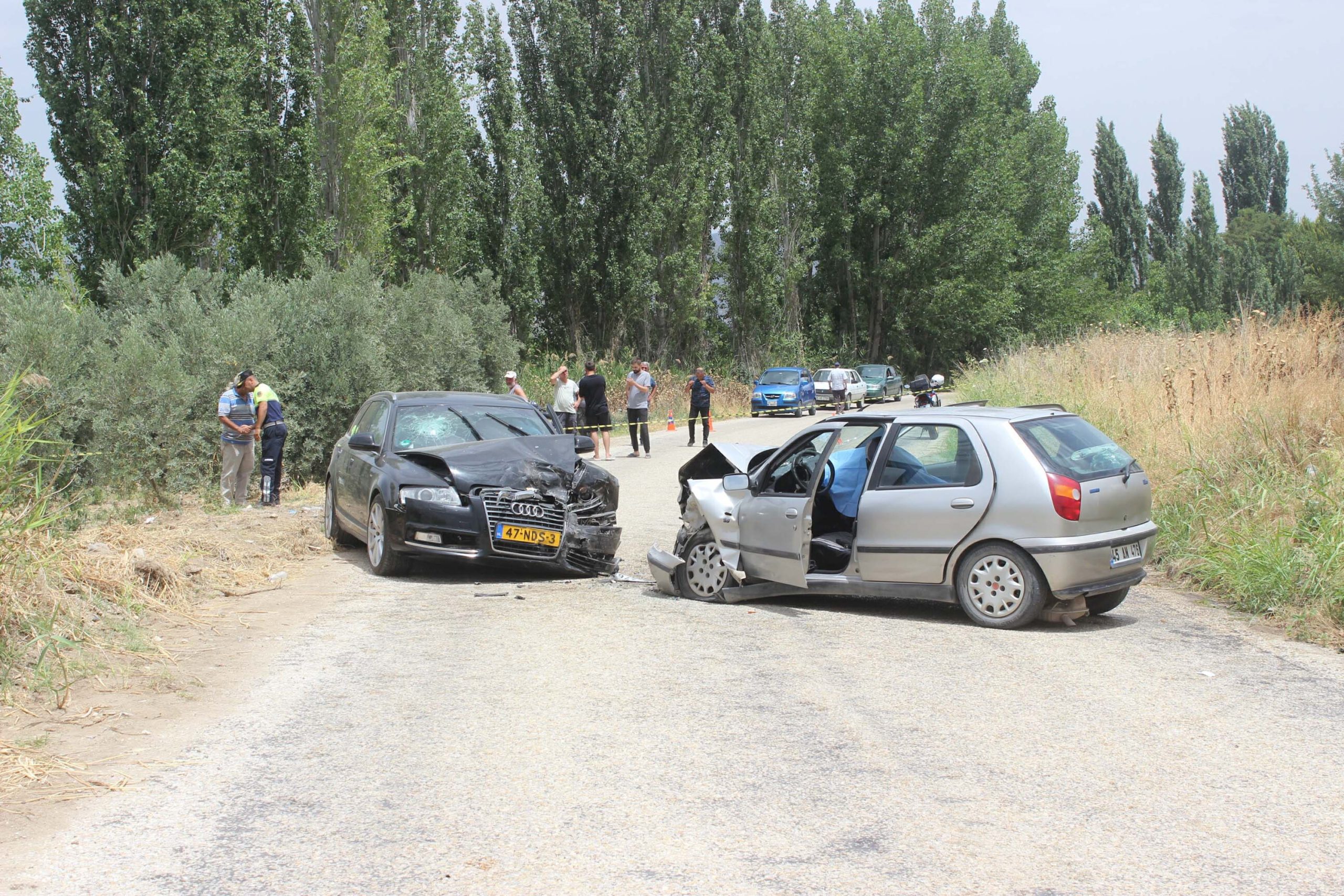 manisada otomobiller carpisti evli cift oldu 2 yarali 666c597dbac00 scaled