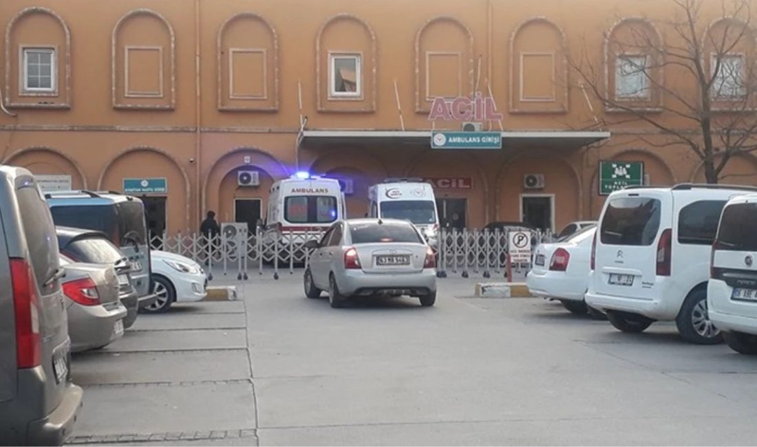 Kızıltepe ilçesinde meydana gelen bıçaklı kavgada 2 kişi yaralandı. Akşam