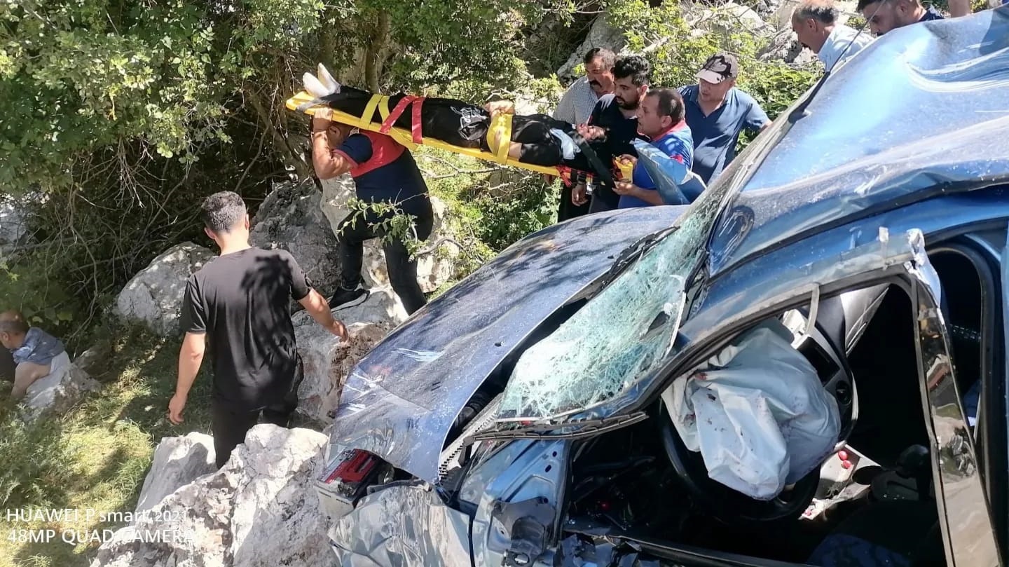 OTOMOBİLİN ŞARAMPOLE YUVARLANARAK 5 KİŞİNİN YARALANDIĞI KAZA SONUCU BAŞLATILAN SORUŞTURMA DEVAM EDİYOR.