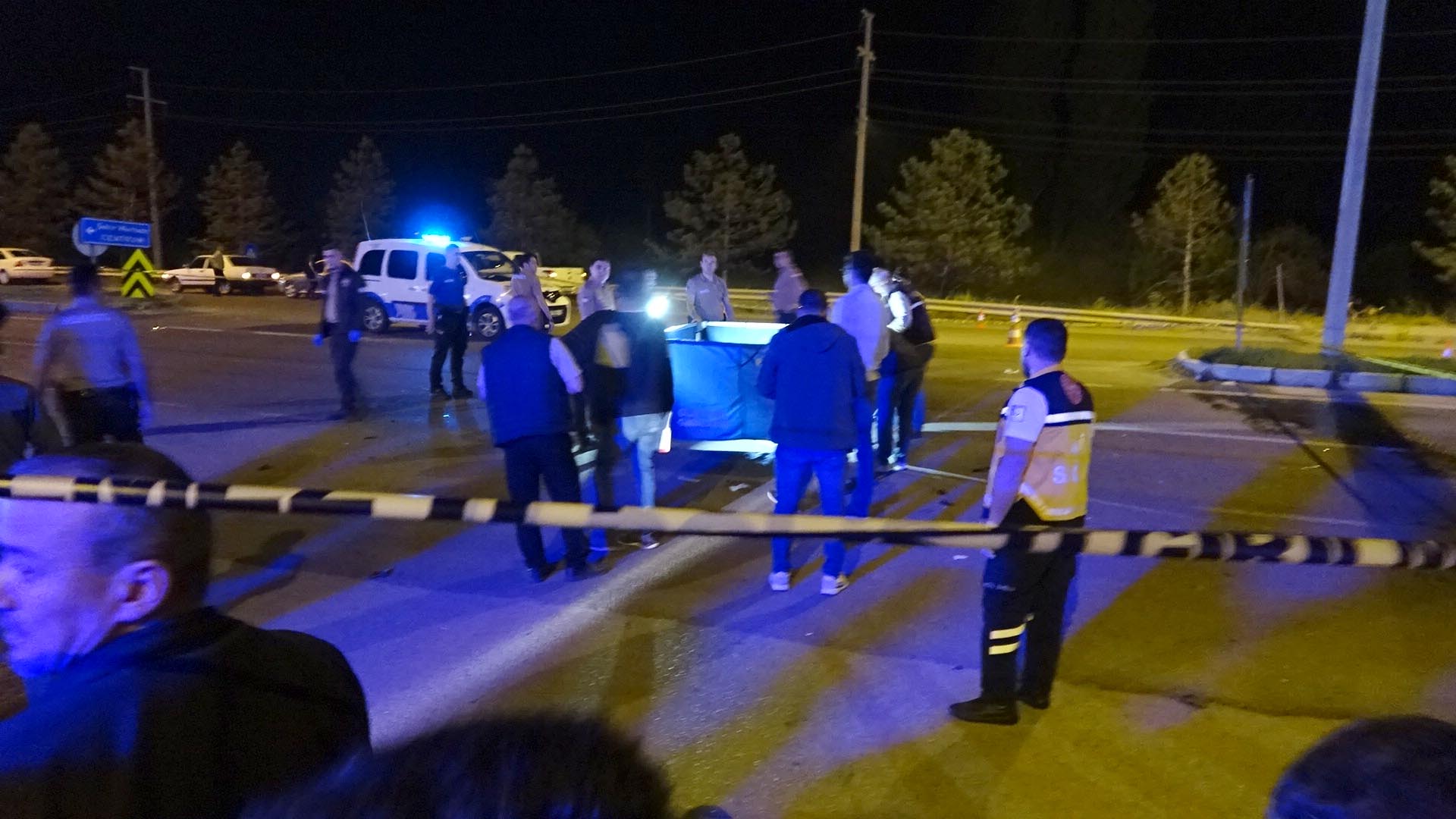 otomobilin carptigi motosikletteki 2 kisi oldu 665d6becc389a