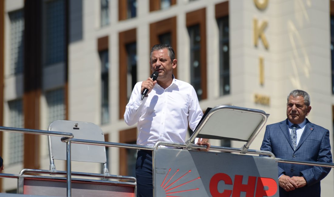 CHP Genel Başkanı Özgür Özel, Rize’de çay üreticilerinin sorunlarına dikkat