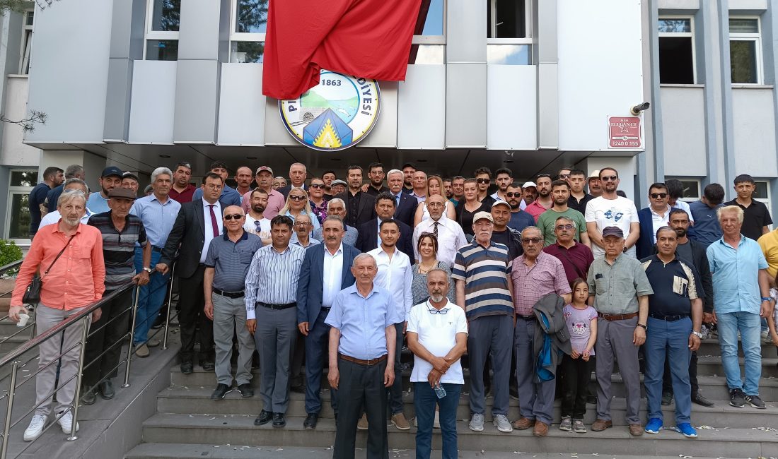 Yüksek Seçim Kurulu’nun kararının ardından Pınarbaşı ilçesinde yapılan seçimlerde galip