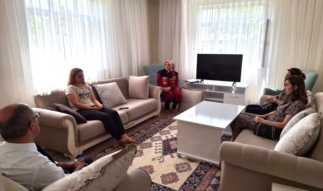 Iğdır Aile ve Sosyal Hizmetler Müdürü Selçuk Akgül, evliliğinde şiddet
