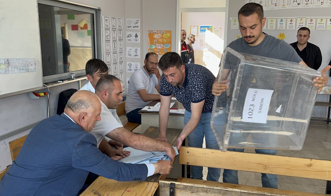 Sivas’ın Yıldızeli ilçesine bağlı Güneykaya beldesinde seçimler sona erdi ve