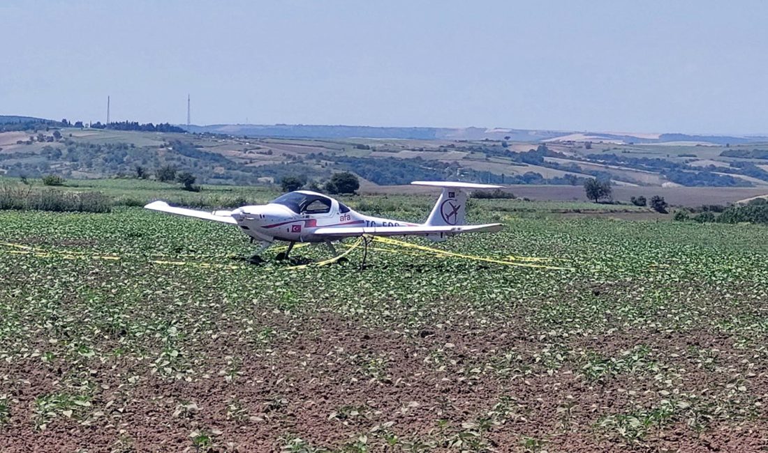 Tekirdağ’da bir eğitim uçağı, motor arızası nedeniyle tarlaya zorunlu iniş