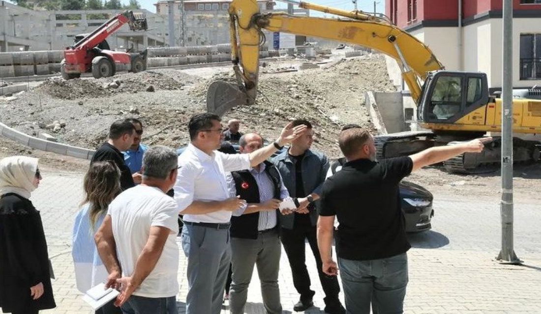 AFAD Başkanı Vali Okay Memiş, Kahramanmaraş’ta  yapılan afet konutlarının