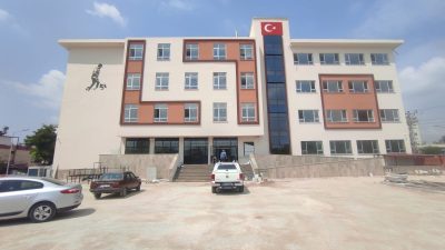 Kadirli ilçesinde yapımında sona gelinen 4 katlı 24 derslikli Rasim