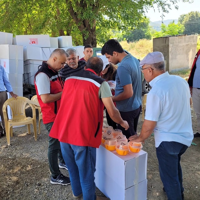 Andirin’li çi̇ftçi̇lere tuzak dağitildi
