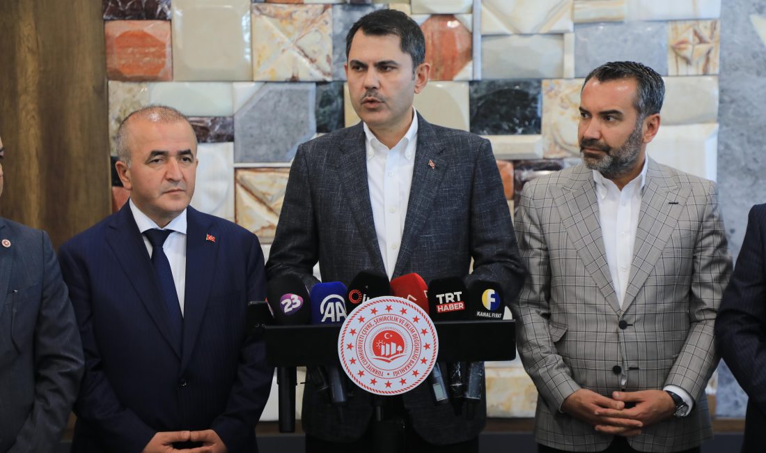 Bakan Kurum, CHP Genel Başkanı Özgür Özel’in eleştirilerine cevap verirken,
