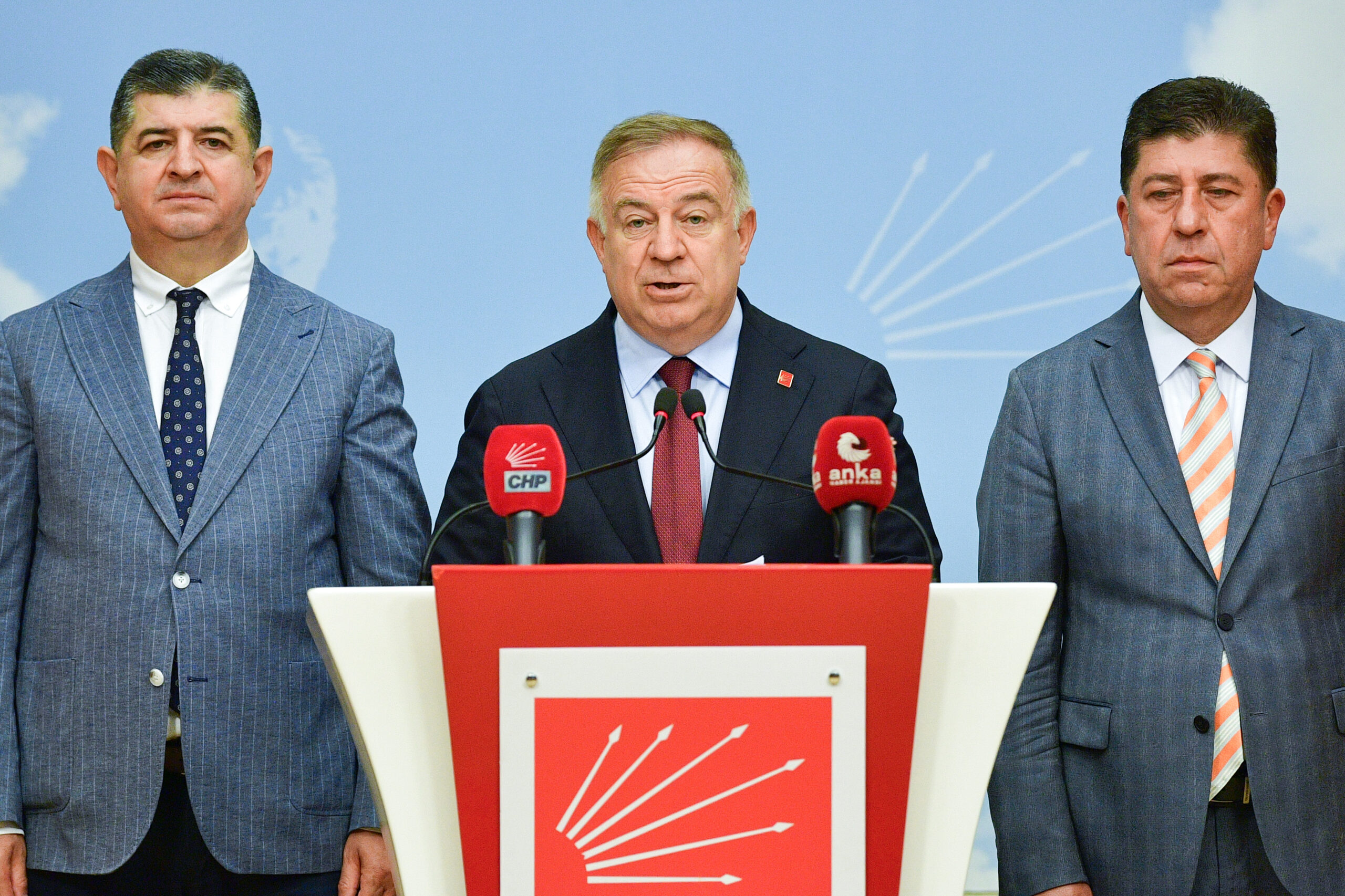 İçler Acısı Durum: CHP'li Belediyelerin SGK Borçlarına Çözüm Arayışı! 1 chpli zeybek iktidar chpli belediyelerin elini kolunu baglamak icin yasal duzenleme hazirligina girismis durumda 66aa0f6f791b7 scaled