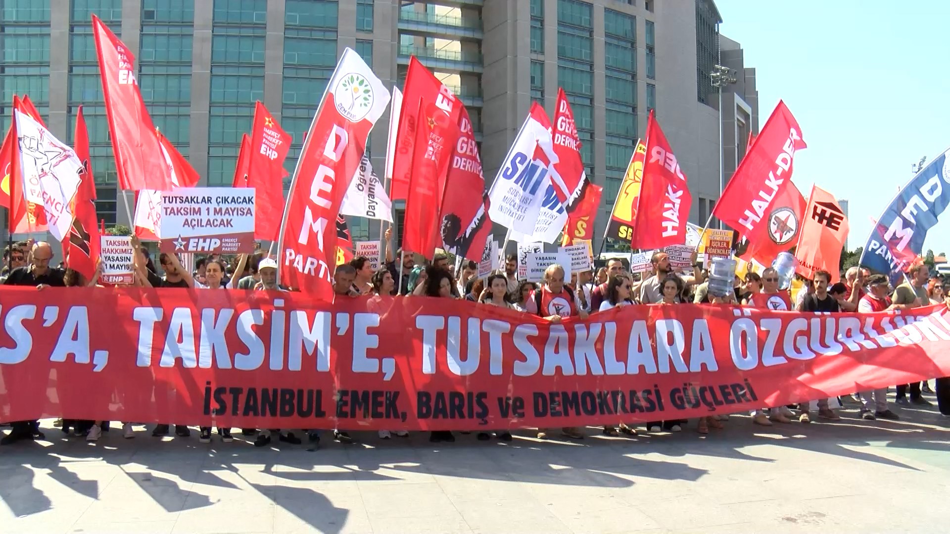 İstanbul Adalet Sarayı'nda Tutuklu İşçiler İçin Eylem yapıldı