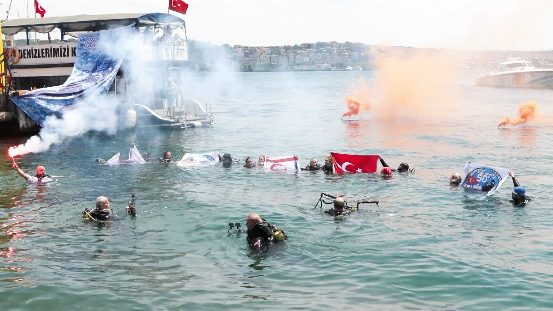 Kıbrıs Barış Harekatı'nın 50. yıl dönümünde Beşiktaş İskelesi'nde özel dalış etkinliği yapıldı