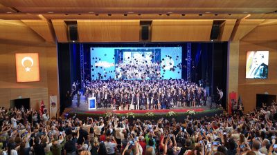 TED Üniversitesi’nin yeni mezunlarını kutladığı tören coşkulu bir atmosferde gerçekleşti.