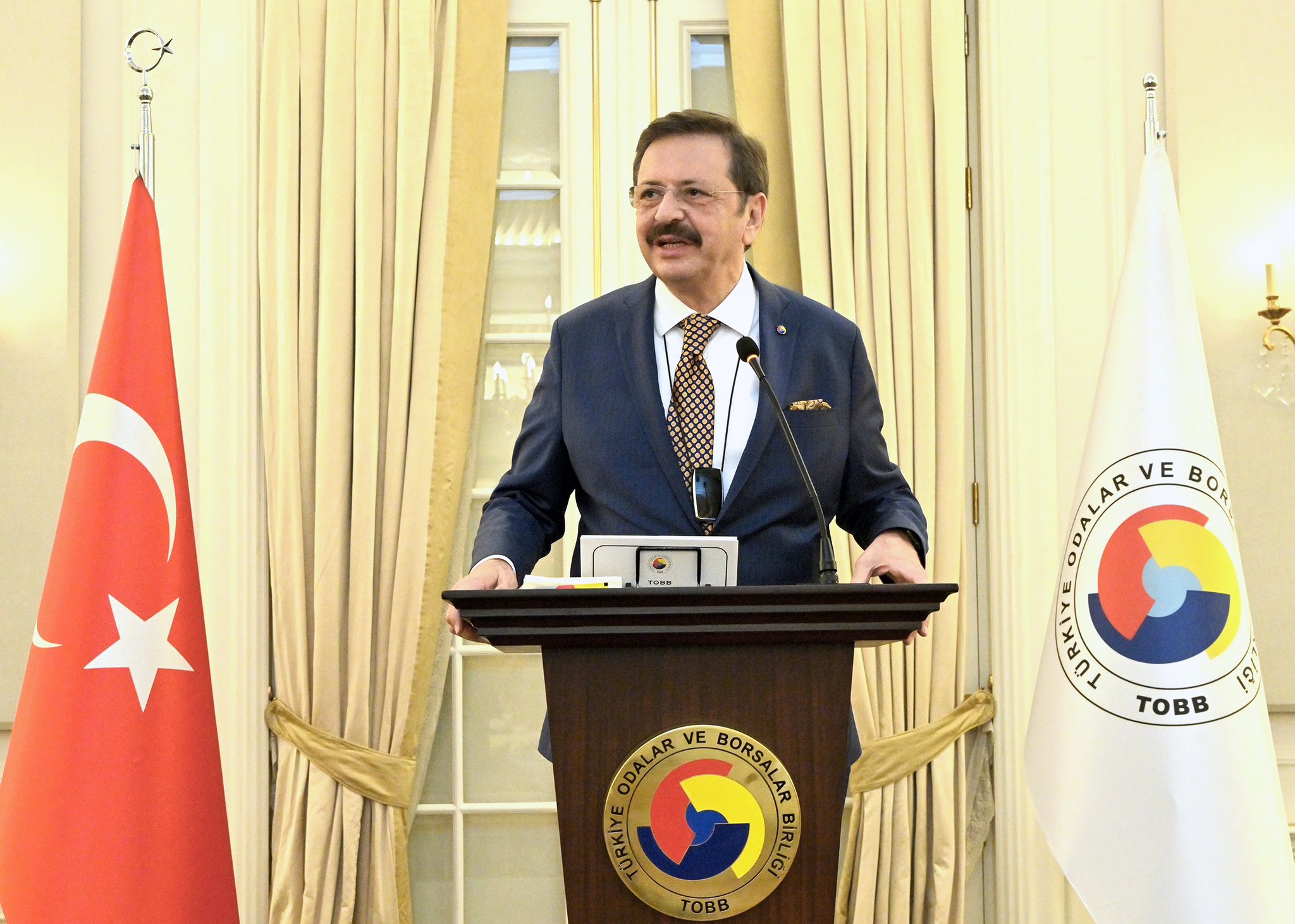 TOBB Başkanı Hisarcıklıoğlu: "Şirketlere İtibar Cellatlığı Yapılıyor"