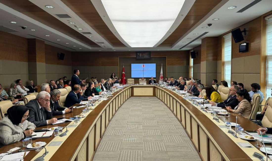 Türk Eğitim-Sen Genel Sekreteri Haydar Urfalı, Öğretmenlik Meslek Kanunu’nun, hem